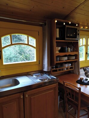 Microwave, stovetop - *Caravan getaway*guaranteed disconnection (Tuffalun)