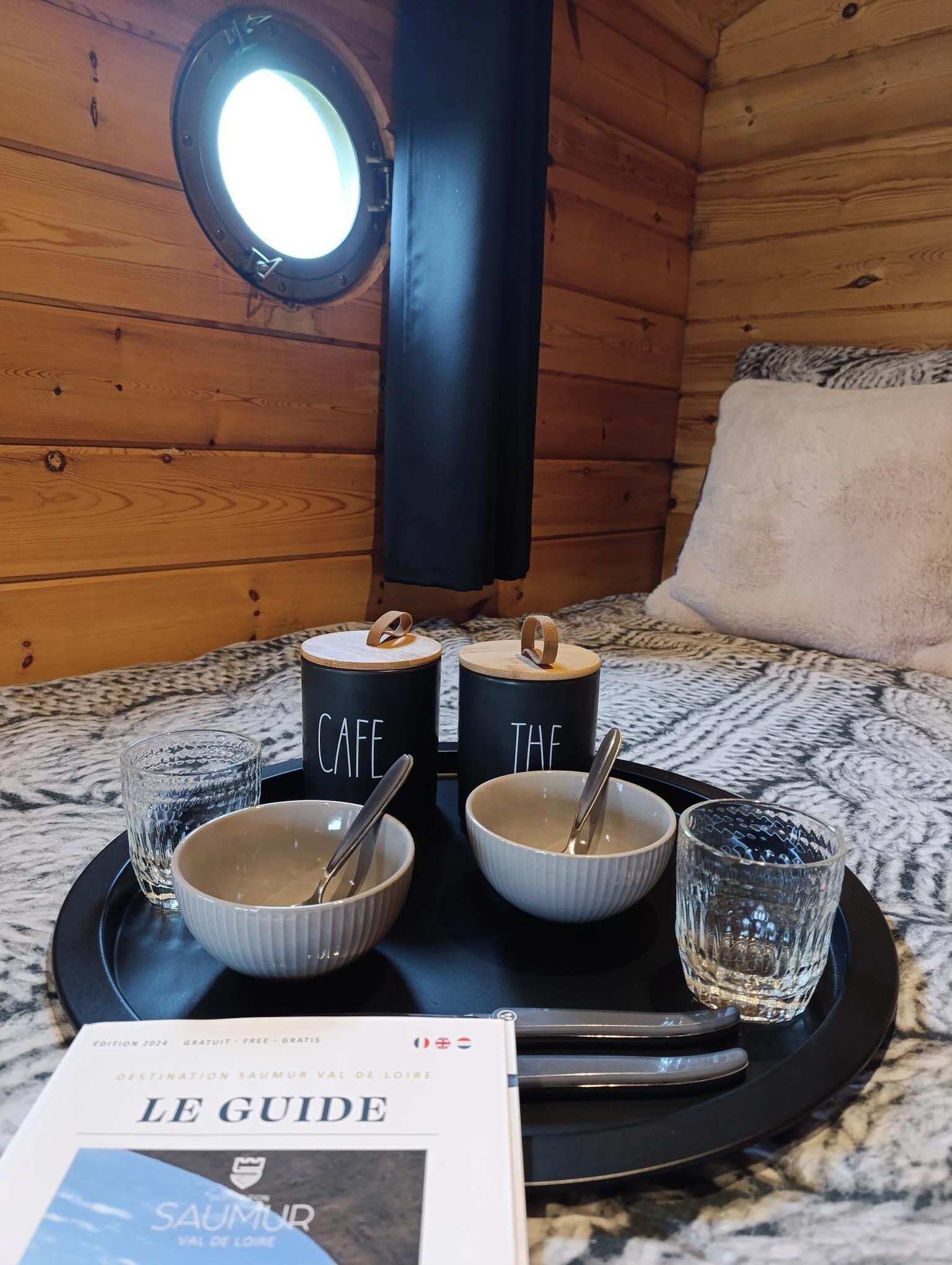 1 soveværelse, sengetøj