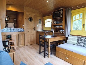 1 bedroom, bed sheets - *Caravan getaway*guaranteed disconnection (Tuffalun)