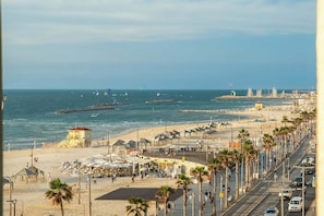 Beach - The RotchilD TripleX 6BR (Tel Aviv-Yafo)