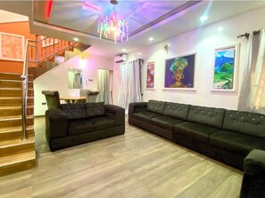 Interior - Enjoyable 3-BR-APT with 24hrs Pwr + Unlimited WiFi (Lagos)
