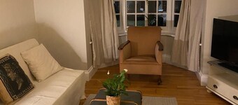 3 Bed Sleeps 6 Free Parking Enclosed Garden