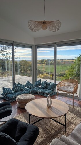 Gîte avec vue d'exception la maison des coteaux du Château Mazeris