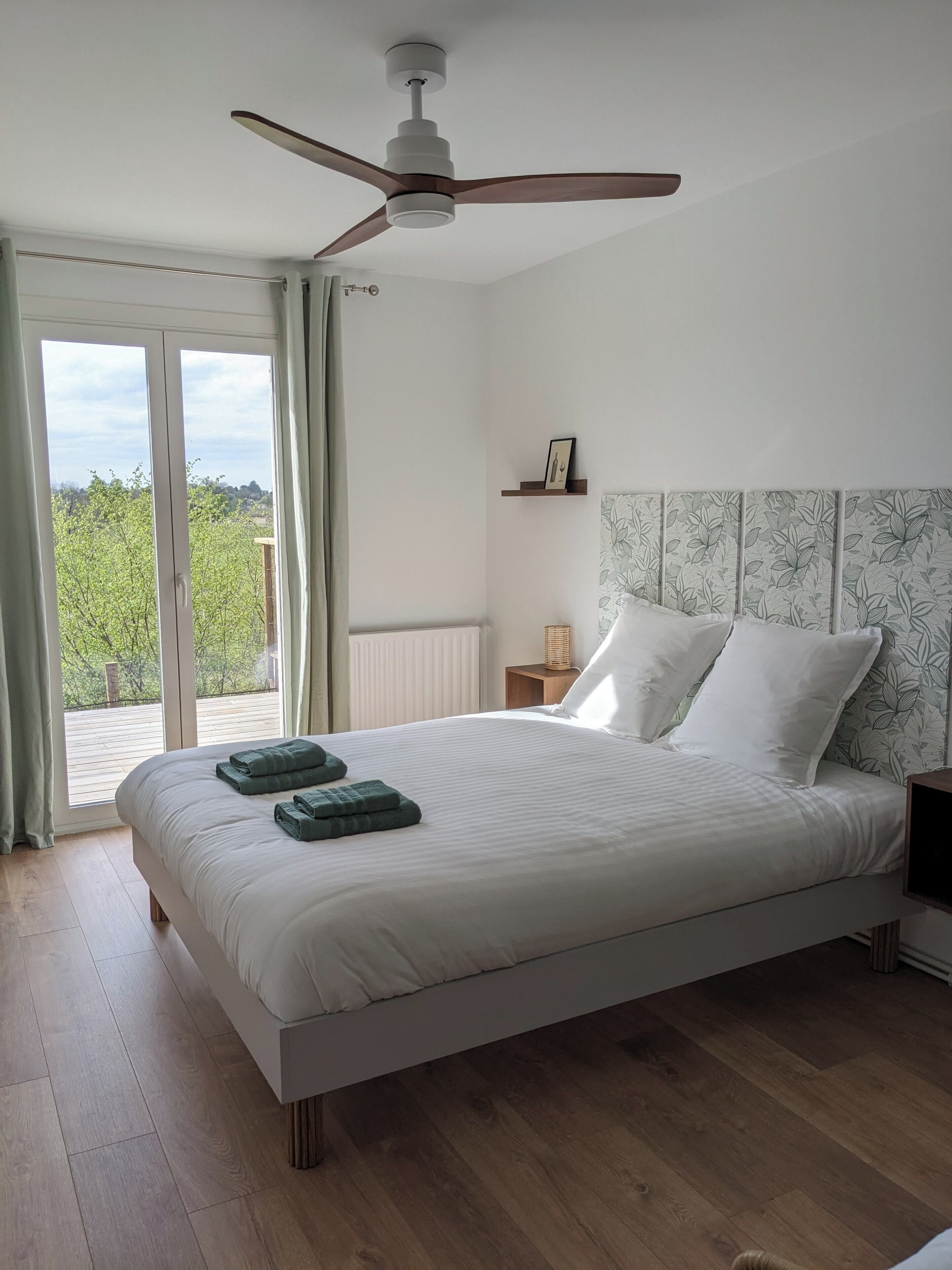 3 bedrooms, iron/ironing board, travel cot, free WiFi