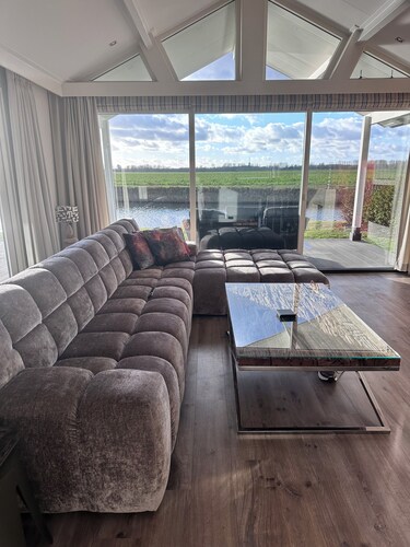 Luxury bungalow with view on quiet park in Kattendijke, Zeeland