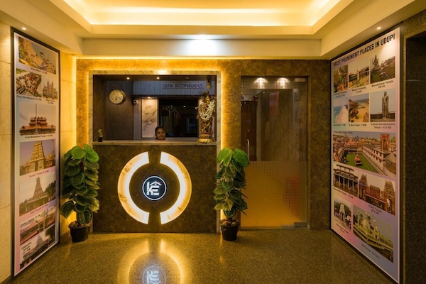 Quầy tiếp tân