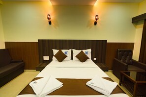 In-room safe, laptop workspace, blackout drapes, free WiFi - Kinara Executive Lodge (Udupi)