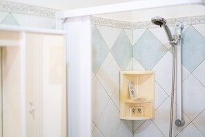 Shower, hair dryer, bidet, towels - La Caletta 1 - One Bedroom Apartment, Sleeps 2 (La Caletta)