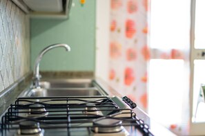 Fridge, oven, stovetop, cookware/dishes/utensils - Mandras 2 - One Bedroom Apartment, Sleeps 3 (La Caletta)
