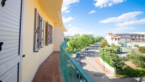 Property grounds - Mandras 2 - One Bedroom Apartment, Sleeps 3 (La Caletta)