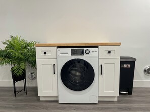Interior - Cozy 1-bedroom Apartment Ground level  (Kearny)