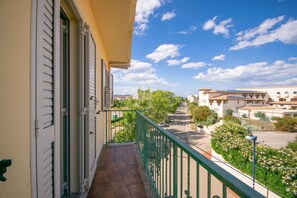 Property grounds - Mandras 1 - One Bedroom Apartment, Sleeps 4 (La Caletta)