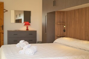Iron/ironing board, free WiFi, bed sheets - Berchida 6 - Two Bedroom Apartment, Sleeps 5 (La Caletta)