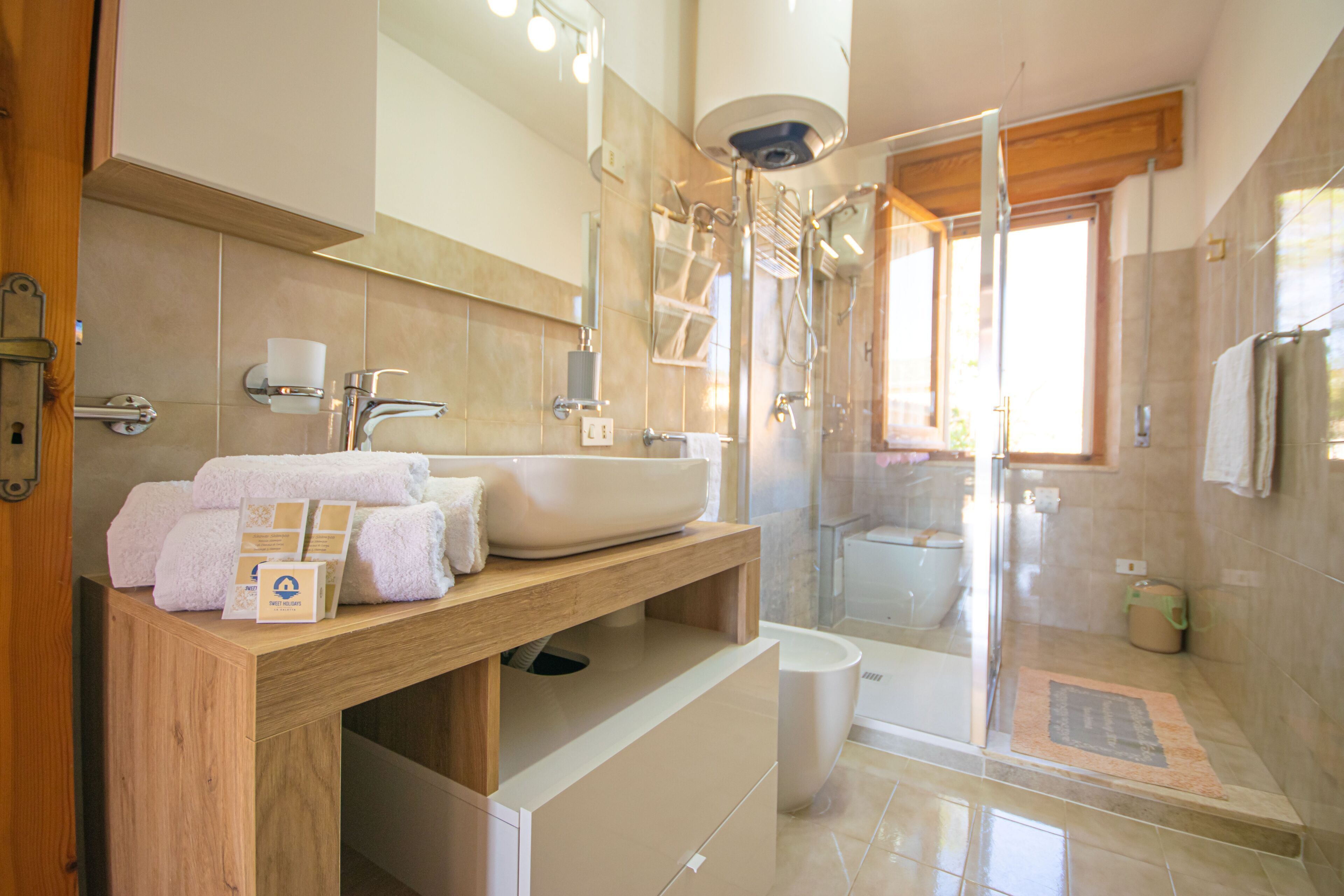 Dusche, Haartrockner, Bidet, Handtücher