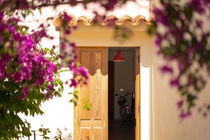 Exterior detail - Berchida 6 - Two Bedroom Apartment, Sleeps 5 (La Caletta)