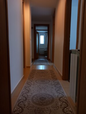 Interior - Spacious 3-bedroom apartment in welcoming Sarajevo with AC (Sarajevo)