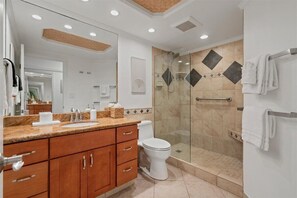 Shower, hair dryer, towels - Beachfront Lahaina Shores 203 | Direct Oceanfront Studio (Lahaina)