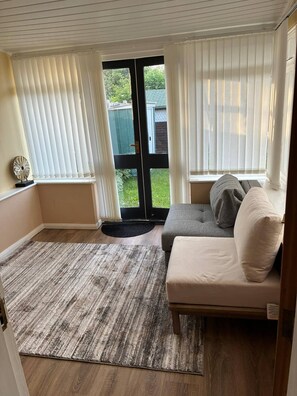 하우스, 침실 3개, 장애인 지원, 흡연 | 거실 공간