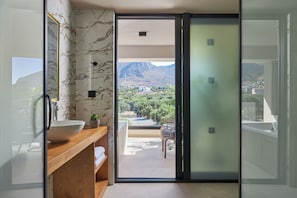 Junior Suite with Pool View and Jacuzzi | Balcony view - Enorme Epavli Urban Living (Hersonissos)