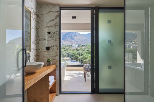Enorme Epavli Urban Living
