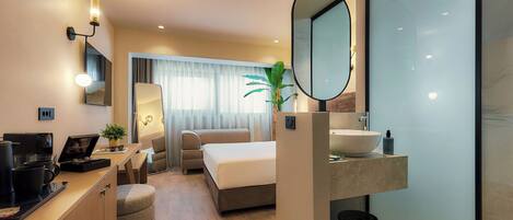 Premium bedding, in-room safe, individually decorated