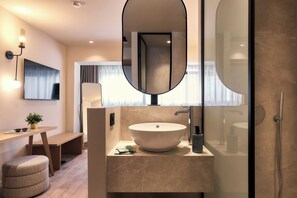 Shower, free toiletries, hair dryer, bathrobes - Enorme Epavli Boutique Hotel (Chersonissos)