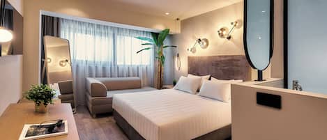Premium bedding, in-room safe, individually decorated