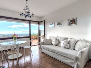 TV - Montparnasse by Interhome (Punta Ala)