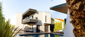 Villa Positiva with heated pool