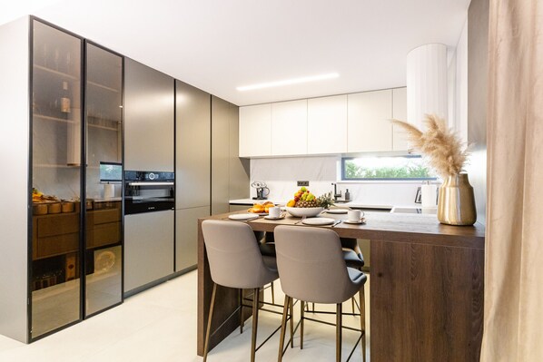 Fridge, microwave, oven, dishwasher