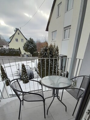 Outdoor dining - Apartment '3' with Wi-Fi (Balingen)