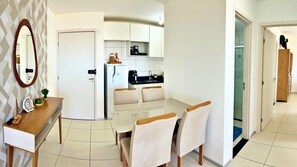Dining - Apartment | Alicante 905A | Swimming pool, BBQ, Playground (Maceió)