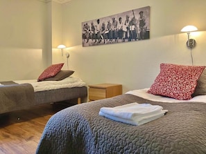 Double Room, City View | Individually furnished, free WiFi