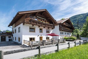 Exterior - Cozy alpine apartment for families and groups, great starting point (Kapfing)