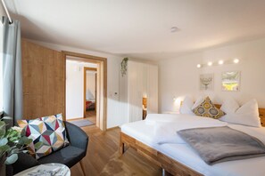 3 bedrooms, travel cot, free WiFi, bed sheets - Cozy alpine apartment for families and groups, great starting point (Kapfing)