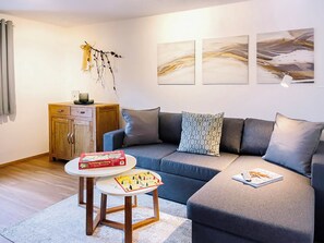 TV - Cozy alpine apartment for families and groups, great starting point (Kapfing)