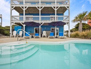 Pool - Barefoot Pelican| Pool, Bikes & Game Room (Emerald Isle)