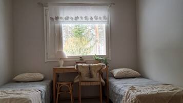 2 bedrooms, iron/ironing board, WiFi, bed sheets