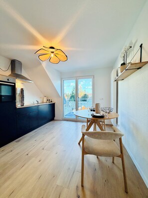 Dining - Stay & Style - Sand beige apartment, completely new (Karlsruhe)