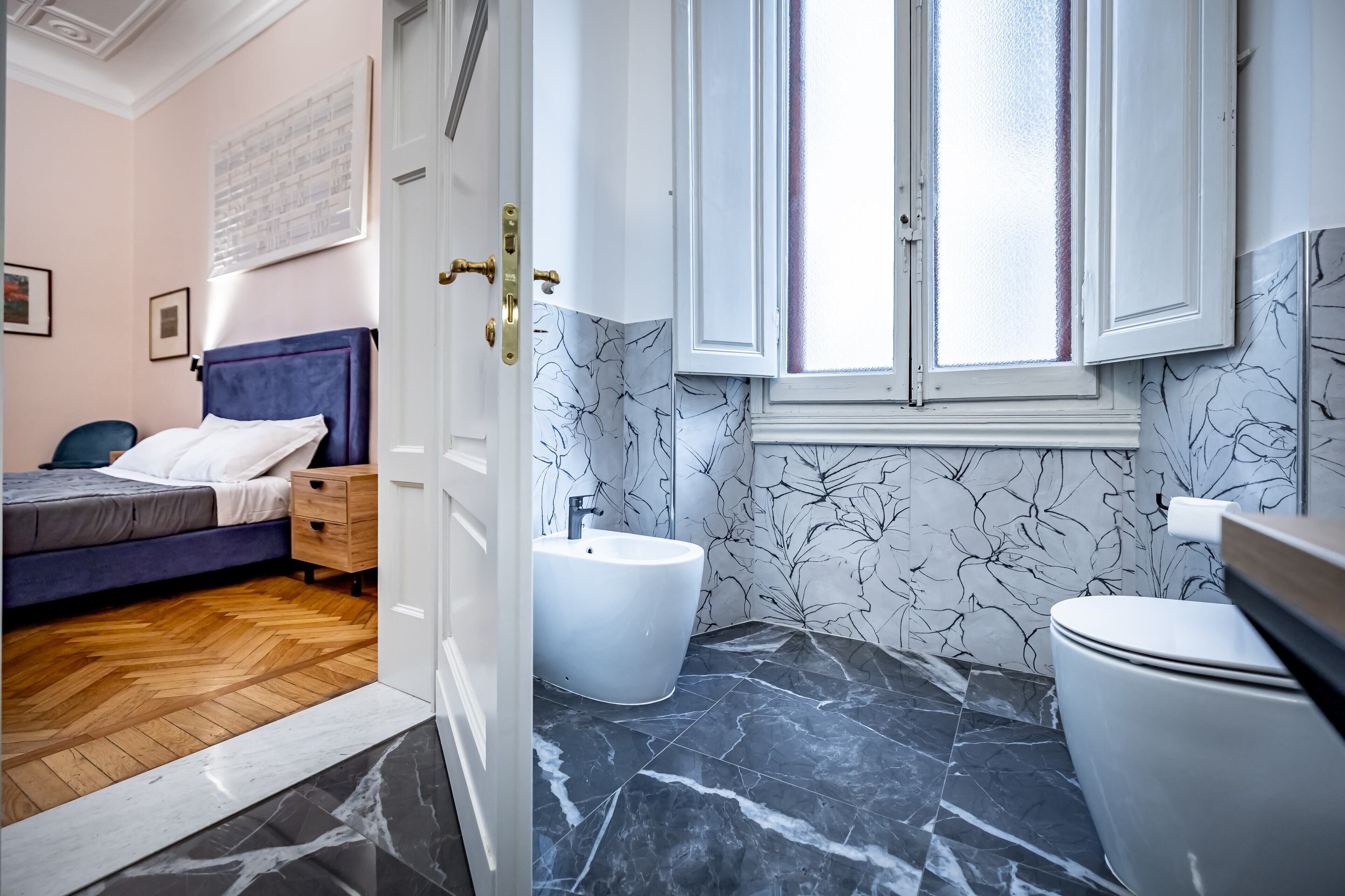Superior-Studiosuite, Stadtblick | Badezimmer | Dusche, kostenlose Toilettenartikel, Haartrockner, Bidet