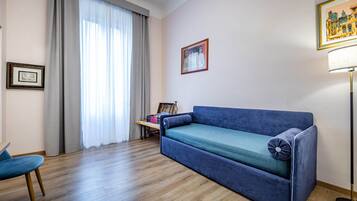 Superior-Studiosuite, Stadtblick | Wohnbereich