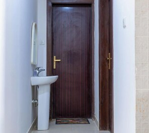 Free toiletries, hair dryer, towels, soap - Private Zone Laban (Riyadh)