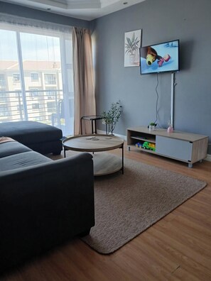Living area - Convenience, comfort, and coastal living. (cape town)