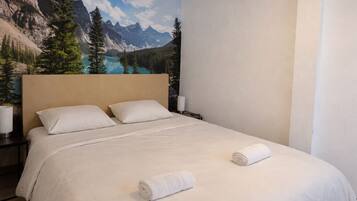 1 bedroom, bed sheets