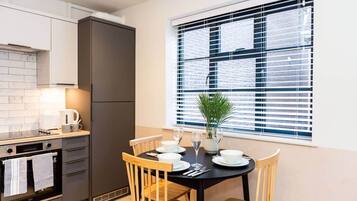 Fridge, oven, stovetop, toaster