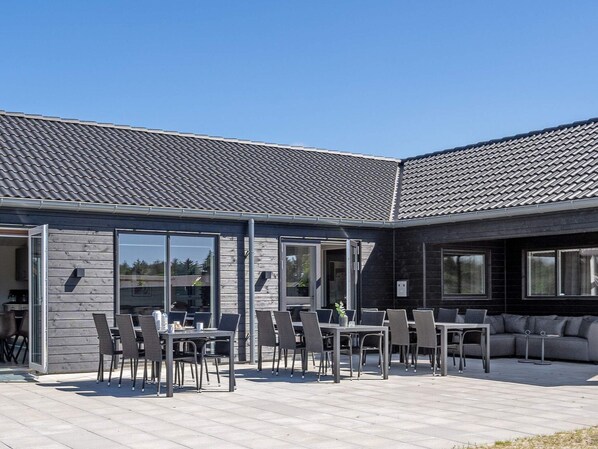 Outdoor dining - 5 Star Holiday Home in Idestrup (Idestrup)