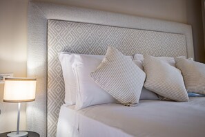 4 quartos, frigobar, cortinas blackout, Wi-Fi de cortesia