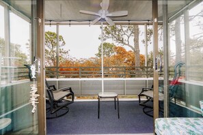 Terrace/patio - Ocean Creek Resort Condo-Adjustable King Bed, Pools, Beach Club+Tram (Myrtle Beach)