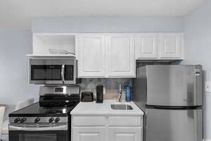Fridge, microwave, oven, stovetop - Oceanview Condo-Balcony + Beach Access (Myrtle Beach)