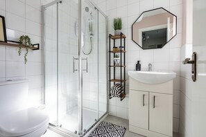 Hair dryer, towels, soap, shampoo - The Green House (Warrenpoint)